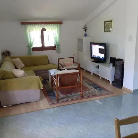 Ana Apartmán
