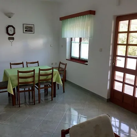Ana Apartman